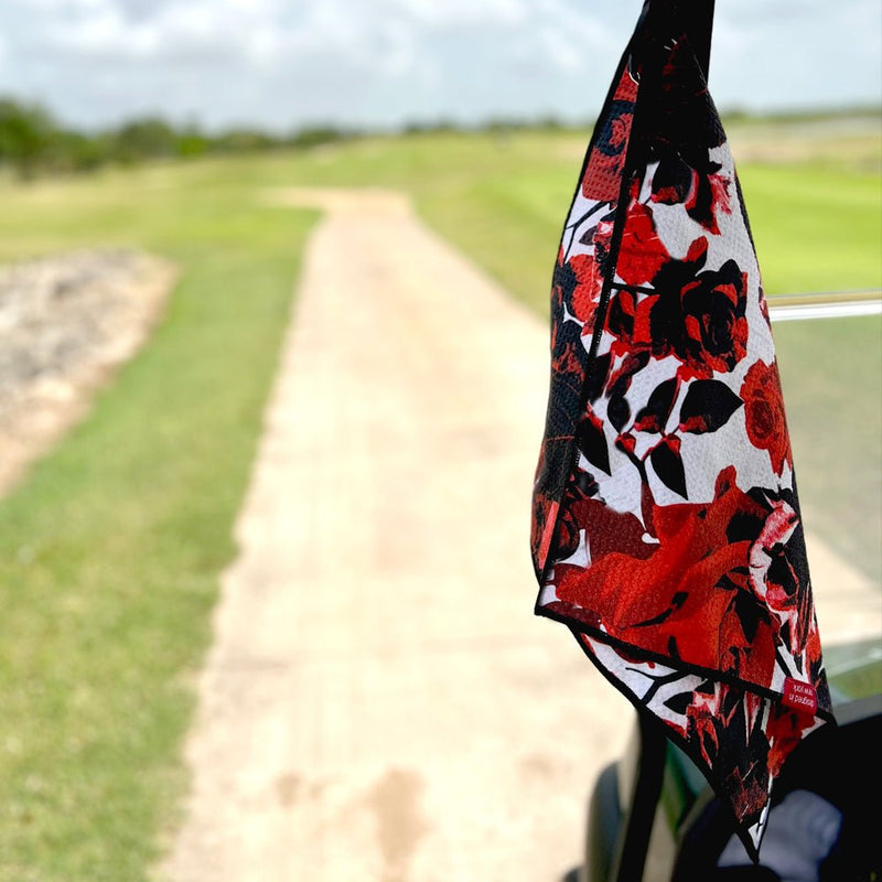 Central Petals | Floral Patterned Magnetic Golf Towel — view 5